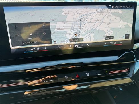 Certified 2026 BMW 530i xDrive w/ Premium Package image 21