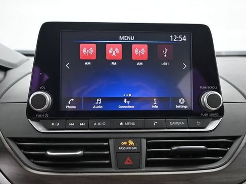 Used 2024 Nissan Altima 2.5 SV AWD/4WD image 16