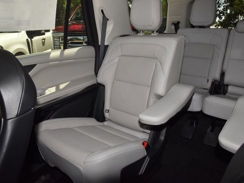 New 2026 Lincoln Navigator Reserve AWD/4WD image 20