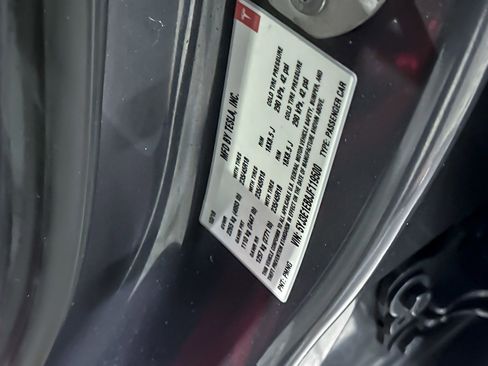 Used 2018 Tesla Model 3 Long Range image 16