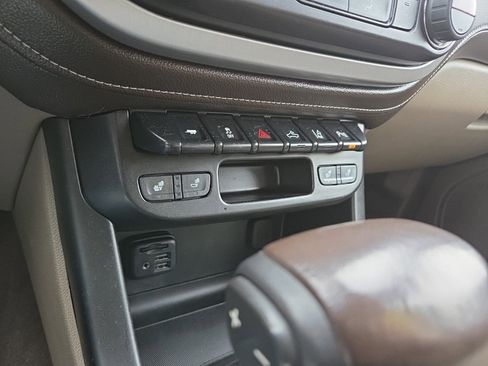 Used 2020 GMC Canyon SLT w/ Driver Alert Package image 36