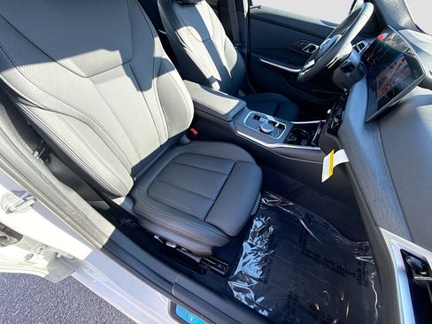 New 2026 BMW 330i Sedan w/ M Sport Package RWD image 15