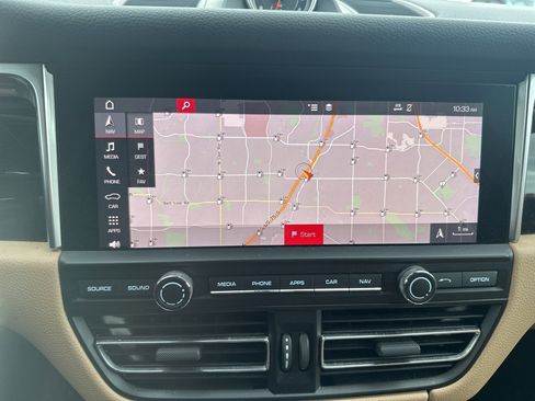 Used 2019 Porsche Macan S image 9