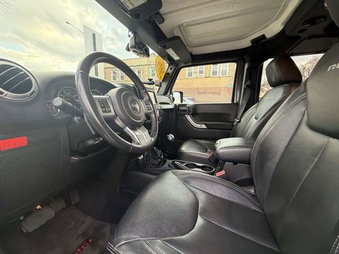 Used 2016 Jeep Wrangler Unlimited Rubicon image 13