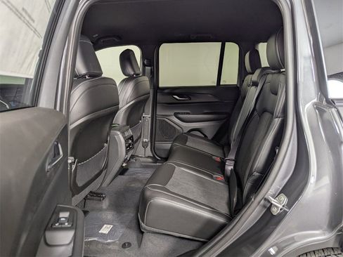 New 2025 Jeep Grand Cherokee Altitude image 26