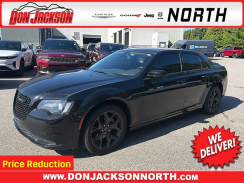 Used 2023 Chrysler 300 Touring w/ Sport Appearance Package RWD image 1
