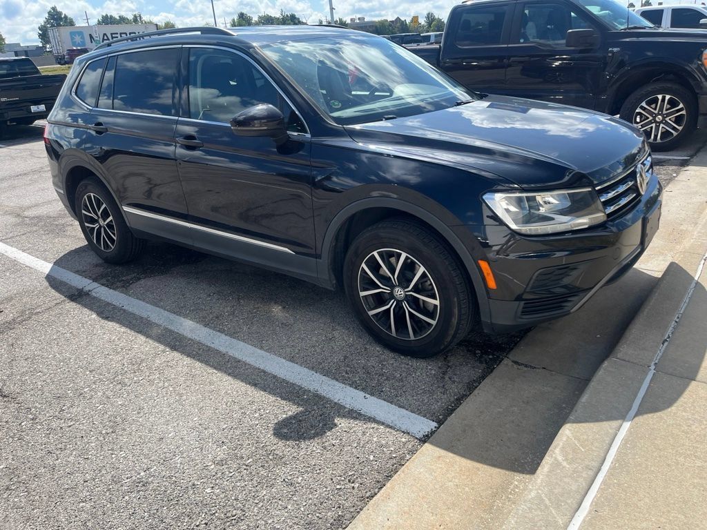 Used 2021 Volkswagen Tiguan SE FWD image 1
