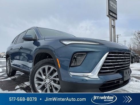 Used 2025 Buick Enclave Preferred image 2