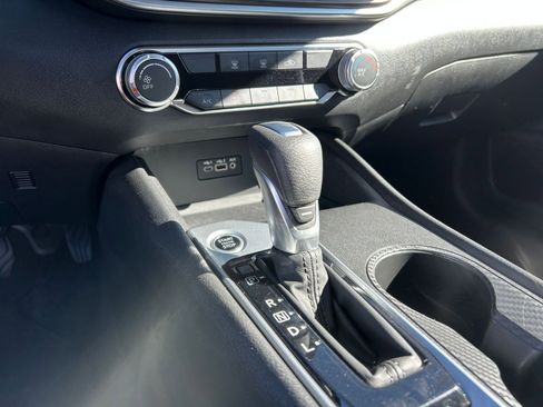 Used 2025 Nissan Altima 2.5 SV image 40