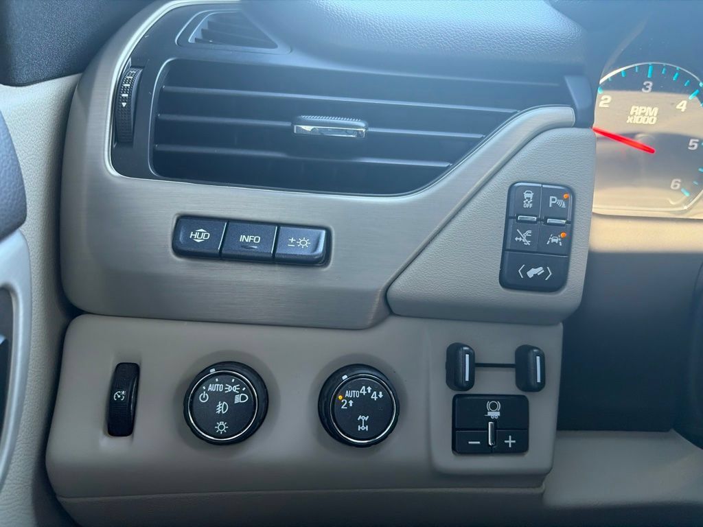 Used 2018 GMC Yukon XL Denali w/ Denali Ultimate Package AWD/4WD image 30