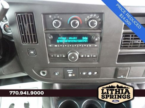 Used 2018 Chevrolet Express 2500 Extended image 18