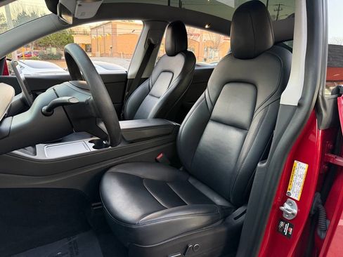 Used 2021 Tesla Model Y Long Range image 29