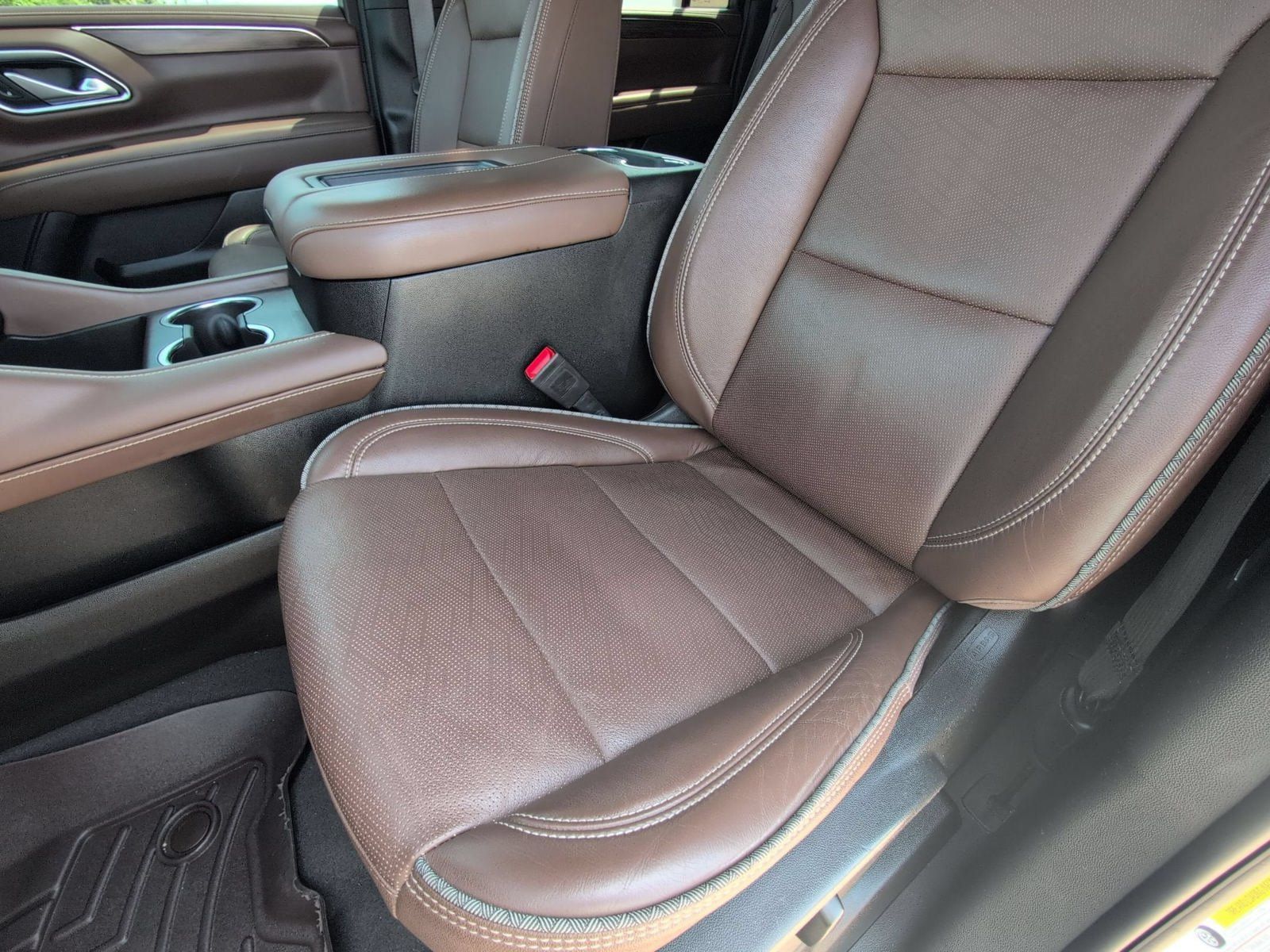 Used 2024 Chevrolet Suburban High Country AWD/4WD image 24
