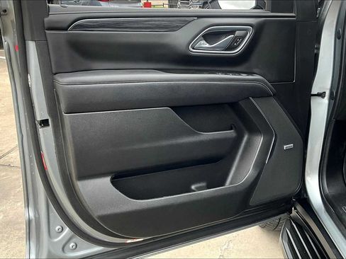 Used 2023 GMC Yukon XL SLT w/ SLT Luxury Package AWD/4WD image 22