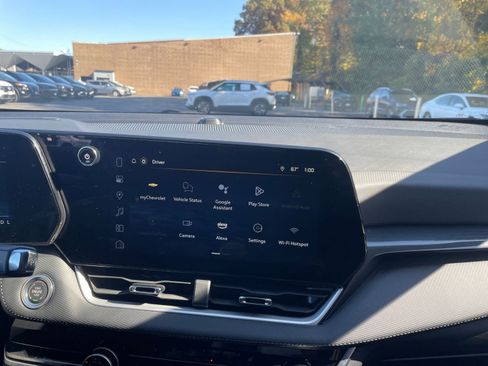 Used 2025 Chevrolet Equinox LT image 18