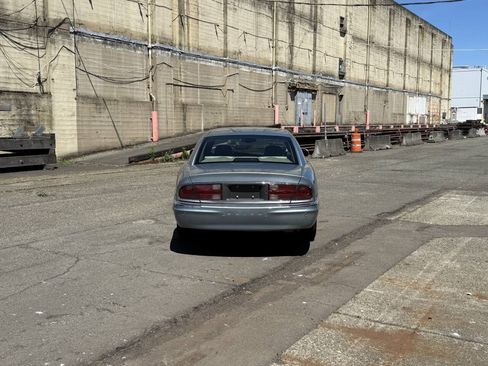 Used 2004 Buick Park Avenue w/ Prestige Feature Package FWD image 9