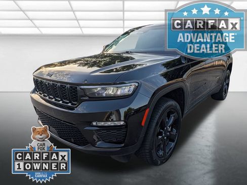 Used 2023 Jeep Grand Cherokee Limited w/ Luxury Tech Group II AWD/4WD image 30