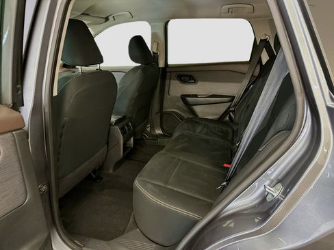 Used 2023 Nissan Rogue S image 28