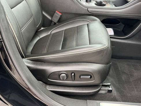 Used 2021 GMC Acadia Denali w/ GMC Pro Grade Package AWD/4WD image 15