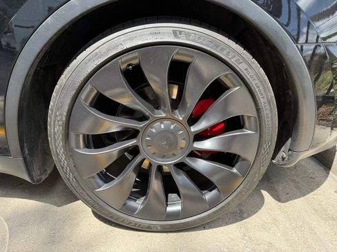 Used 2023 Tesla Model Y Long Range AWD/4WD image 4