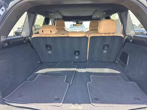 Used 2022 Jeep Grand Cherokee Summit w/ Luxury Tech Group V AWD/4WD image 15
