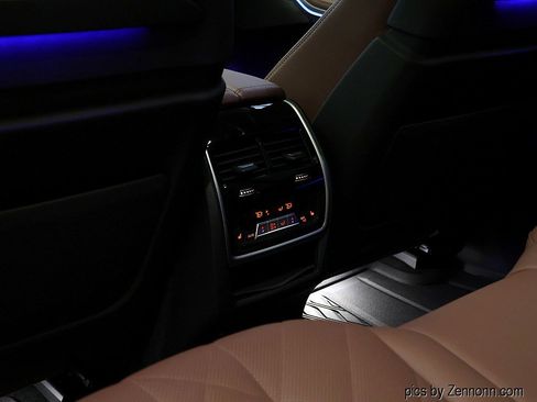 Certified 2024 BMW X7 xDrive40i image 15