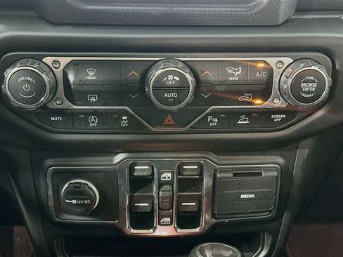Used 2022 Jeep Wrangler Unlimited Sport AWD/4WD image 23