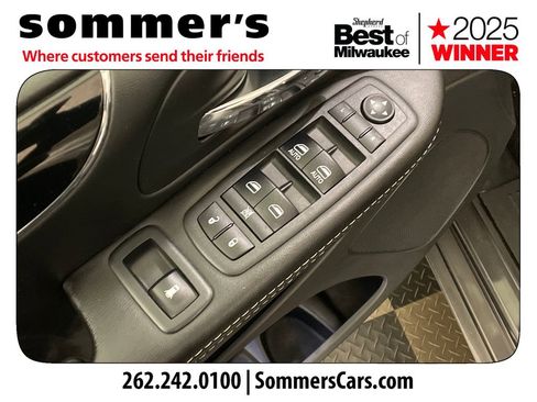 Used 2018 Dodge Grand Caravan SE image 11
