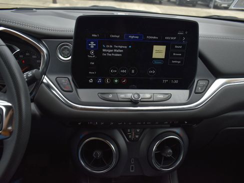 Used 2024 Chevrolet Blazer LT w/ Convenience Package FWD image 24