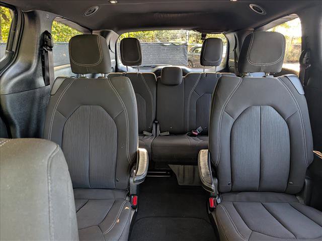 Used 2020 Chrysler Pacifica Touring w/ S Appearance Package FWD image 19