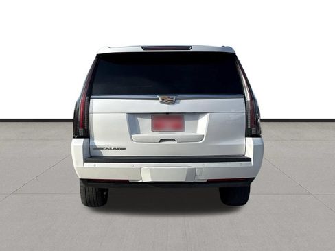 Used 2016 Cadillac Escalade ESV Luxury RWD image 6