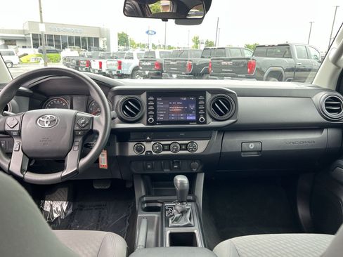 Used 2022 Toyota Tacoma SR AWD/4WD image 22