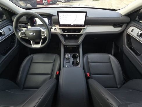 Used 2025 Ford Explorer Active w/ Active Comfort Package RWD image 37