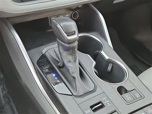 Used 2022 Toyota Highlander XLE image 34