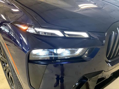 Certified 2024 BMW X7 xDrive40i w/ M Sport Package AWD/4WD image 25