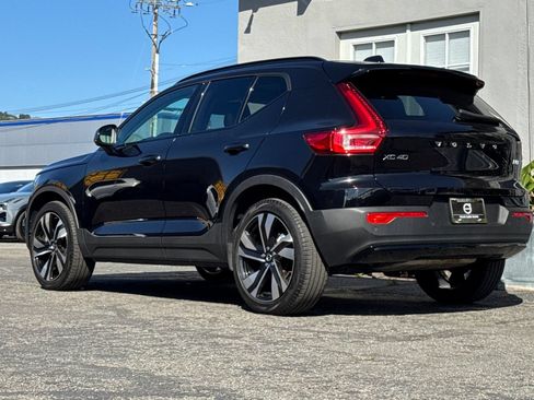Used 2023 Volvo XC40 B5 Plus w/ Protection Package Premier AWD/4WD image 7