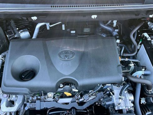 Certified 2025 Toyota RAV4 LE FWD image 32