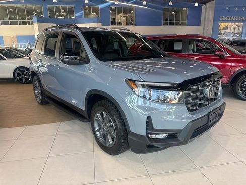 Used 2025 Honda Passport TrailSport image 4