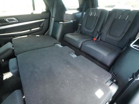 Used 2019 Ford Explorer XLT FWD image 27
