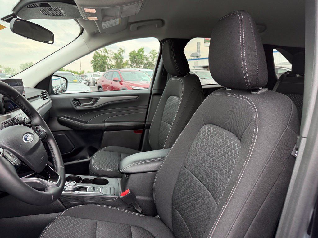 Used 2024 Ford Escape Active AWD/4WD image 22