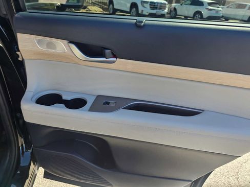 Used 2024 Hyundai Palisade Limited image 13