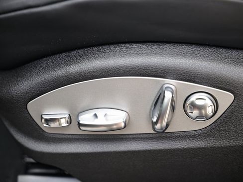 New 2026 Porsche Macan image 25