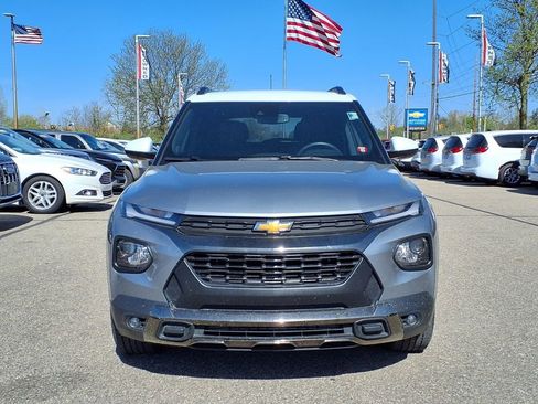Used 2023 Chevrolet TrailBlazer ACTIV w/ Convenience Package FWD image 2