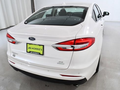 Used 2020 Ford Fusion SE image 12