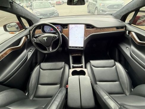 Used 2021 Tesla Model X Long Range Plus image 7