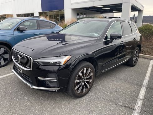 Used 2023 Volvo XC60 B5 Plus w/ Climate Package image 3