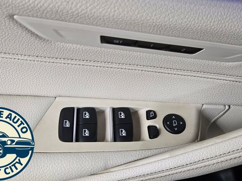 Used 2018 BMW 530e xDrive w/ Premium Package 2 image 25