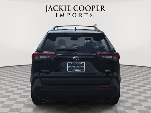 Used 2023 Toyota RAV4 XLE Premium FWD image 6