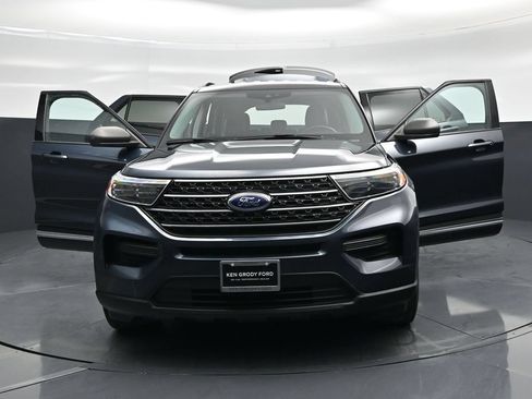 Certified 2023 Ford Explorer XLT RWD image 29