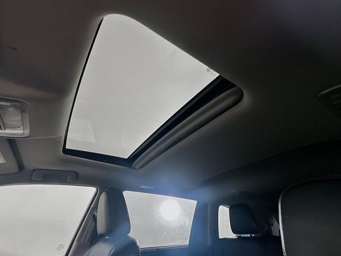 Used 2018 Toyota Highlander XLE FWD image 26